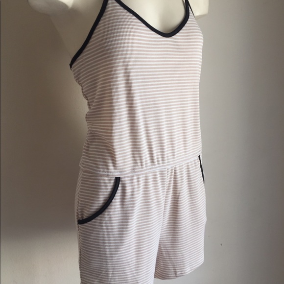 Romper Nude stripes Front pockets NWT - Picture 2 of 3